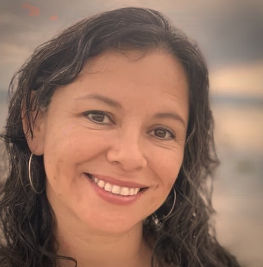 Analía Castaños-Davis, Lmhc