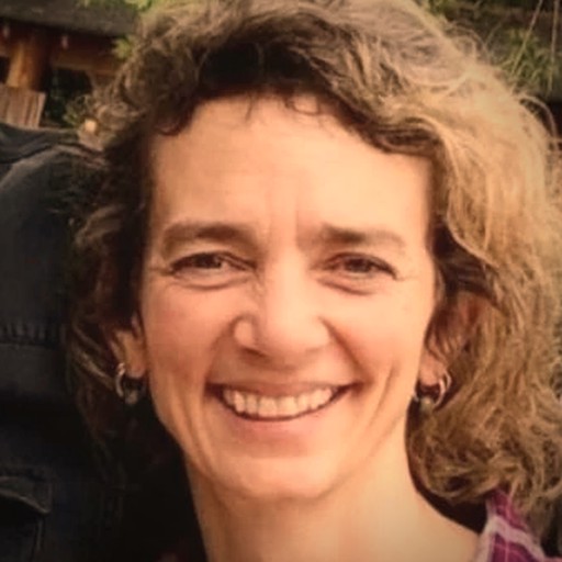 Elia Paz Lowe-Charde