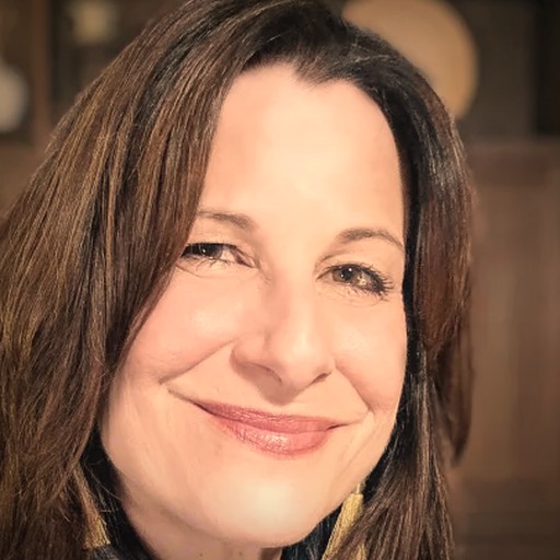 Mariel Pastor (lead trainer)
