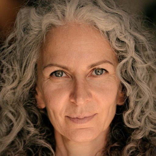 Nóra Pecsenka