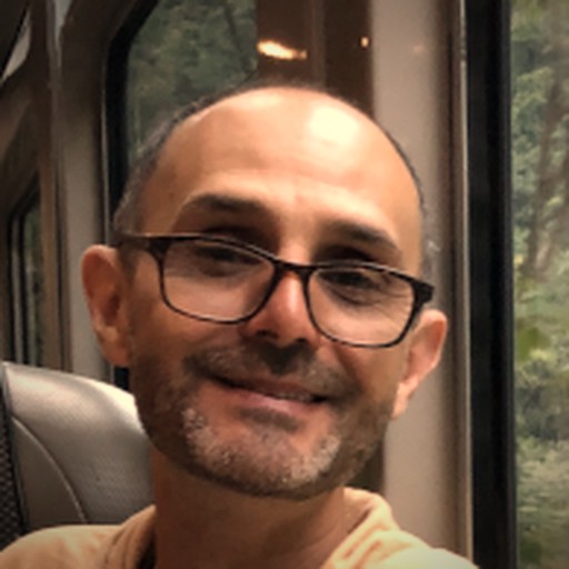 Roberto Reyes